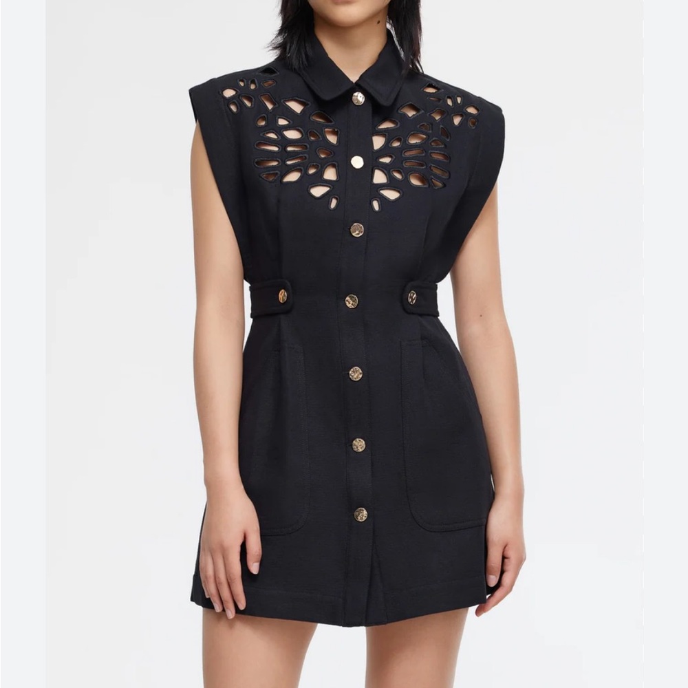 Black Sleeveless Dress